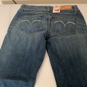 Brand new, never worn Levi jeans